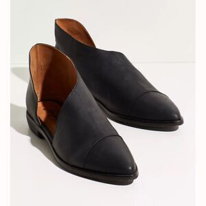 Free People Royele Black Leather Cutouts Modern Structure Flat shoes sz 6 NWOT